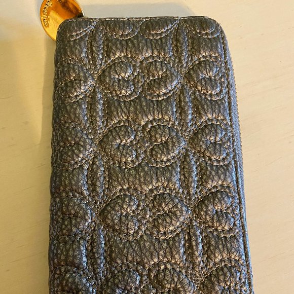Silver Hard Wallet - Picture 1 of 6